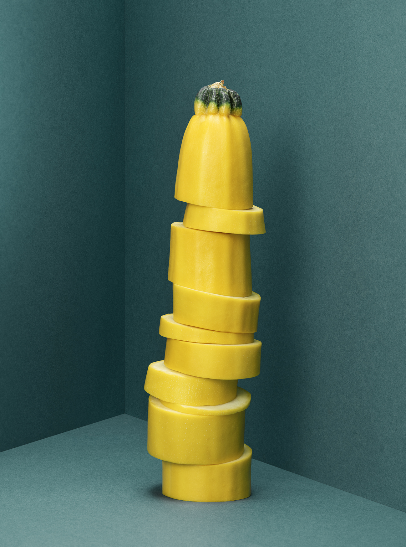 Accountor brand yellow zucchini