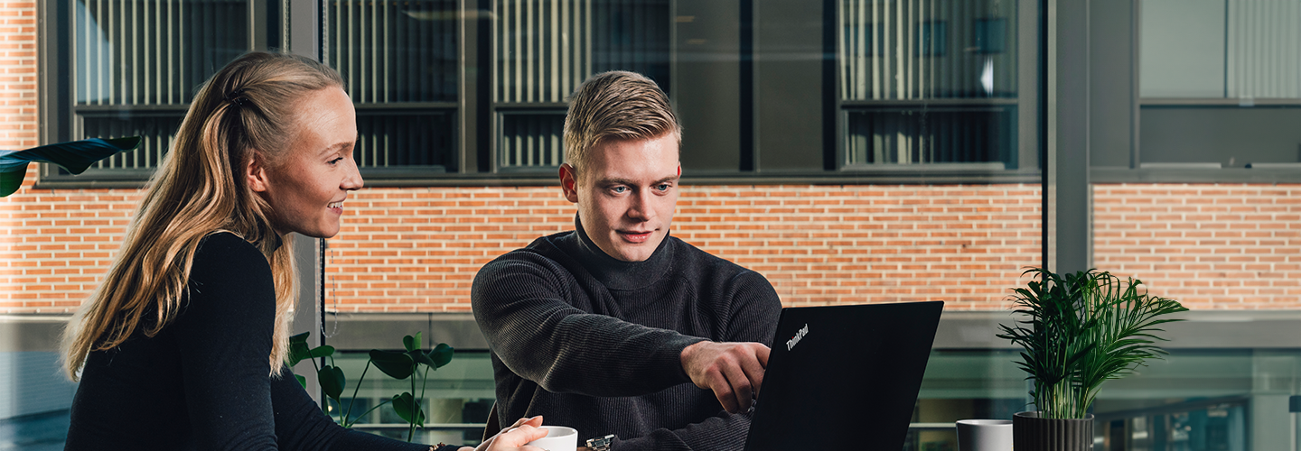 Financial Controller november 2025