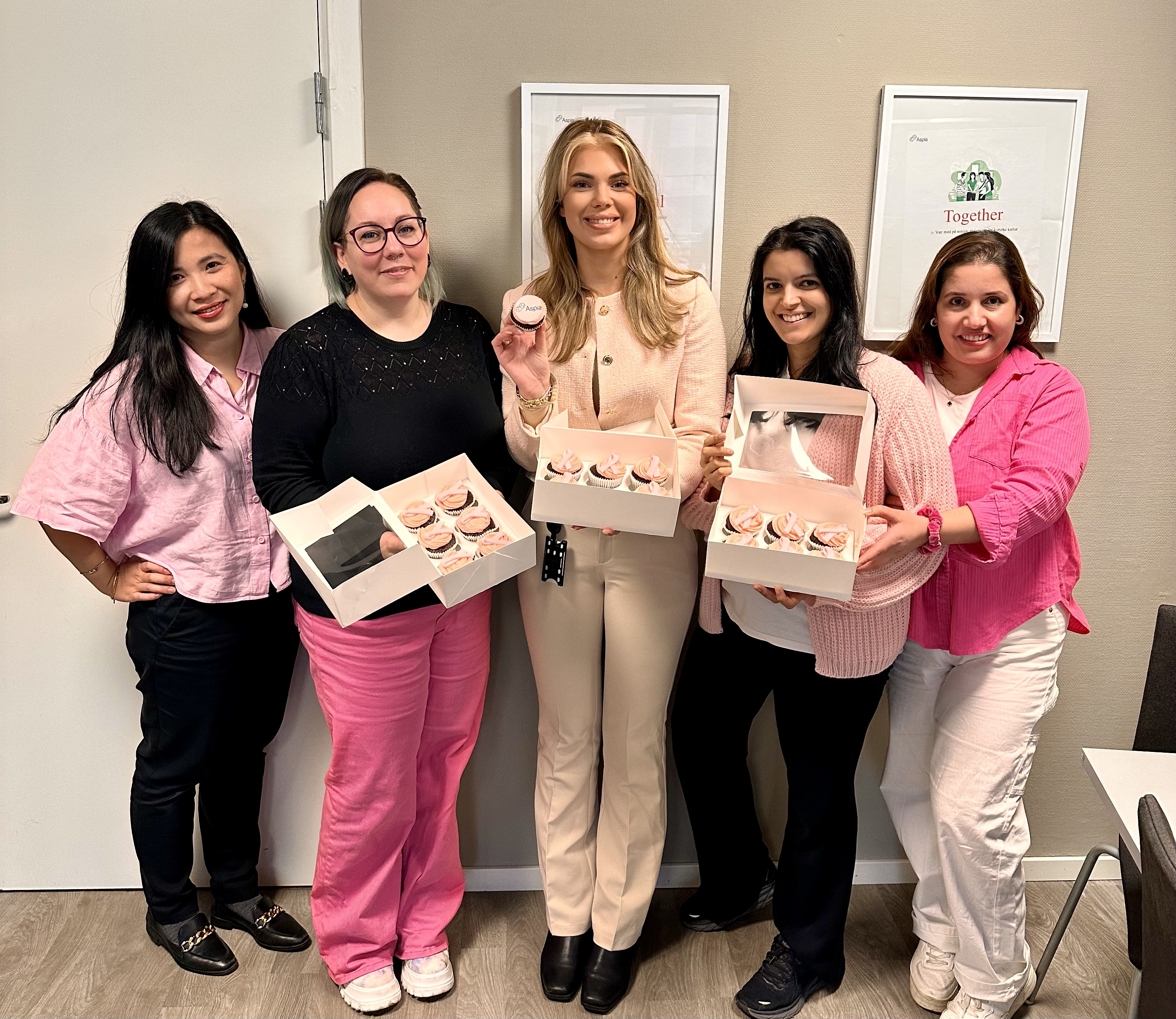 Rosa dag med Aspia jentene