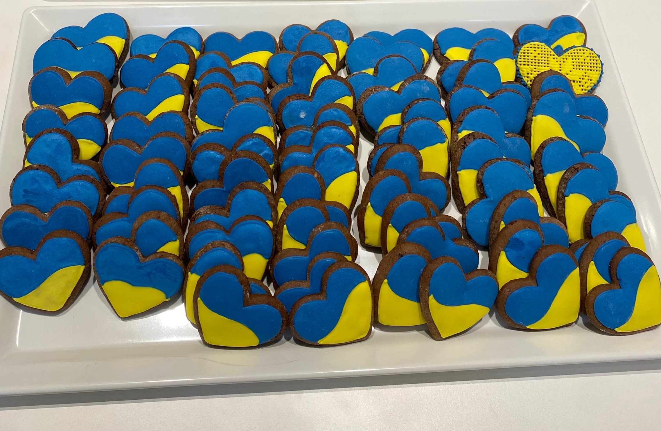 yellow-blue cookies
